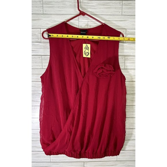 Torrid Red Sleeveless Blouse Rose Pin Elastic Waste Valentine's Day Red Love Sz0 - Picture 6 of 6